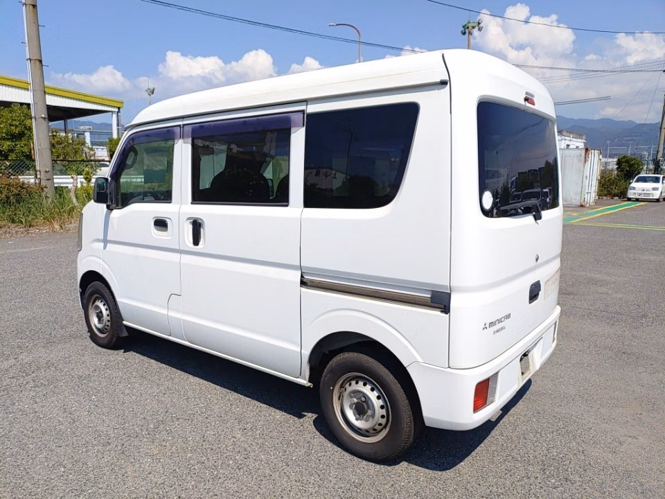 MITSUBISHI MINICAB