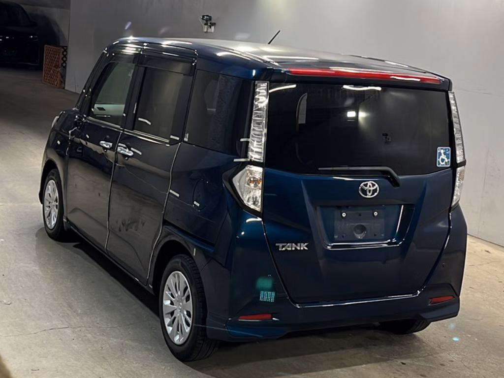 TOYOTA TANK