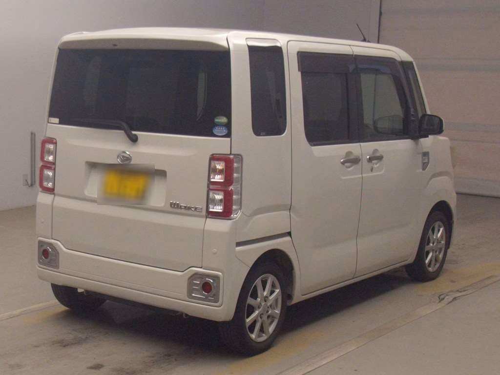 DAIHATSU WAKE