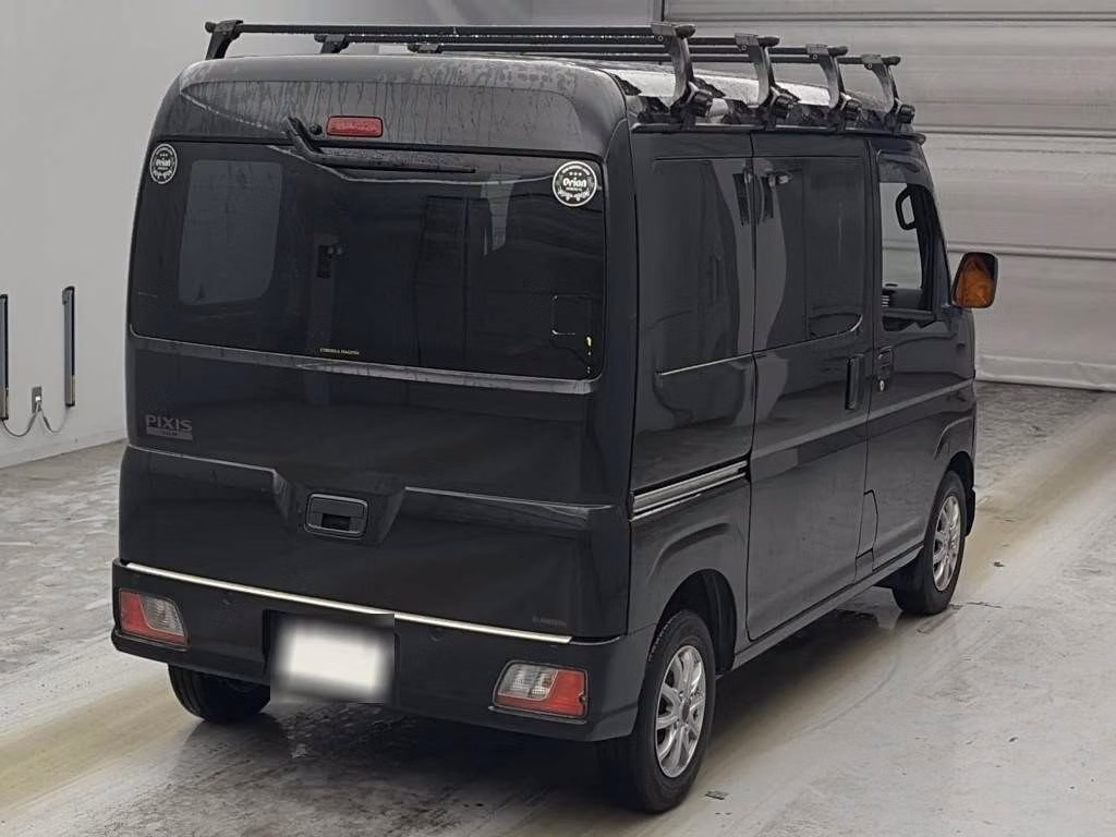 TOYOTA PIXIS VAN