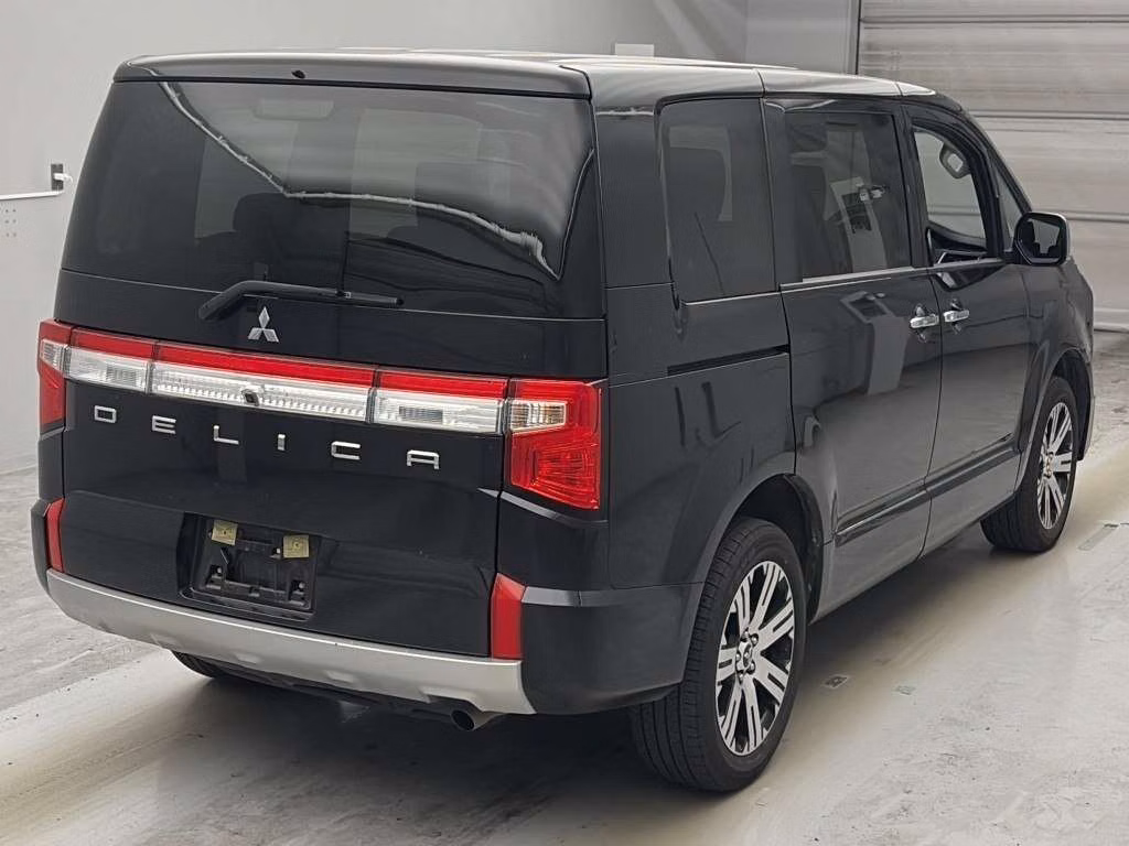 MITSUBISHI DELICA D:5