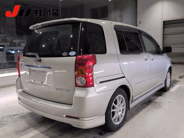 TOYOTA RAUM