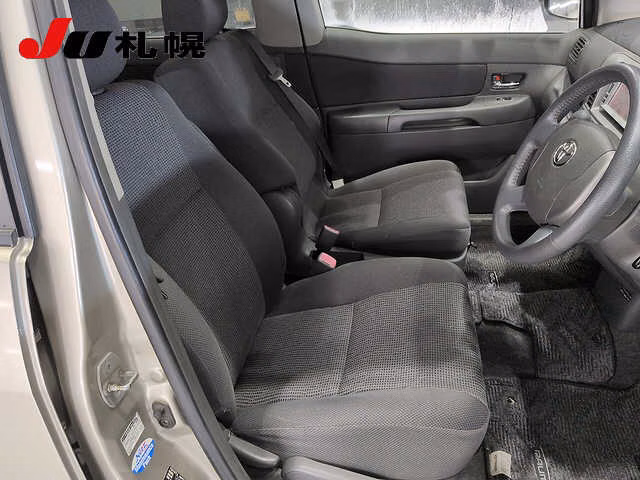 TOYOTA RAUM
