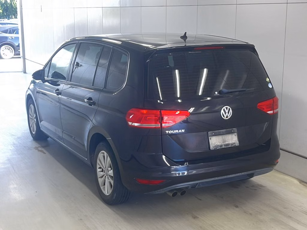 VOLKSWAGEN TOURAN