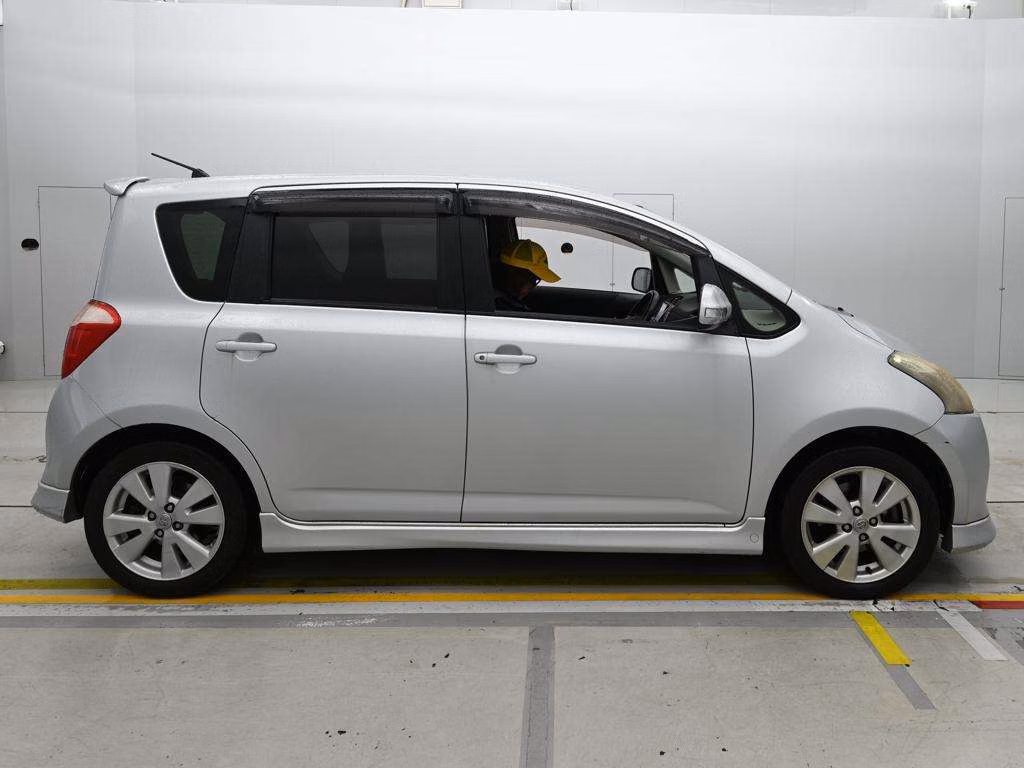 TOYOTA RACTIS