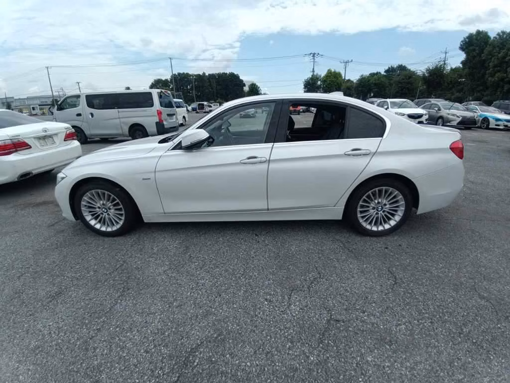 BMW 3-SERIES