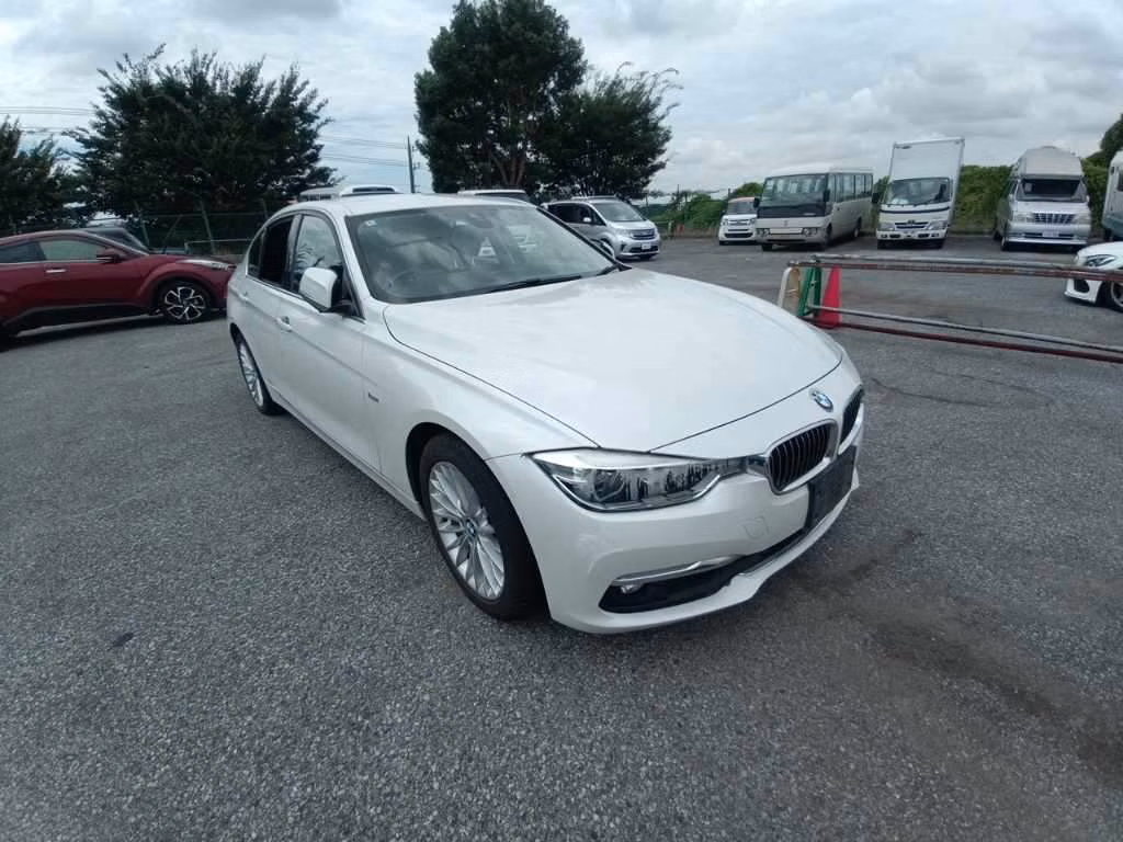 BMW 3-SERIES