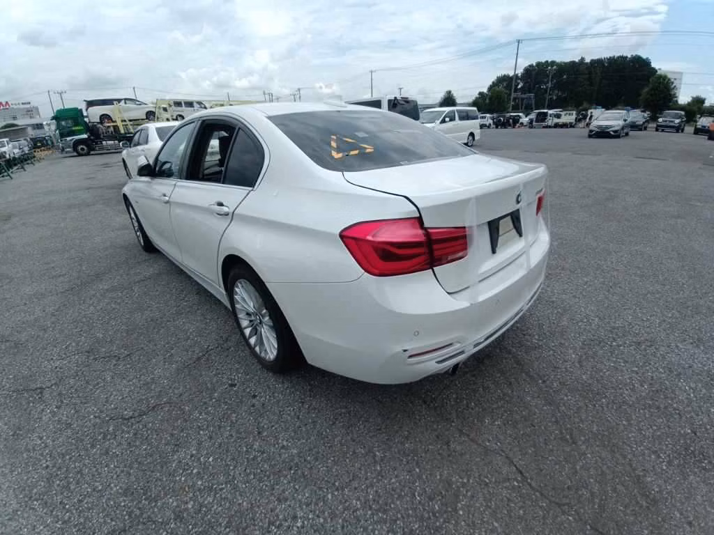BMW 3-SERIES