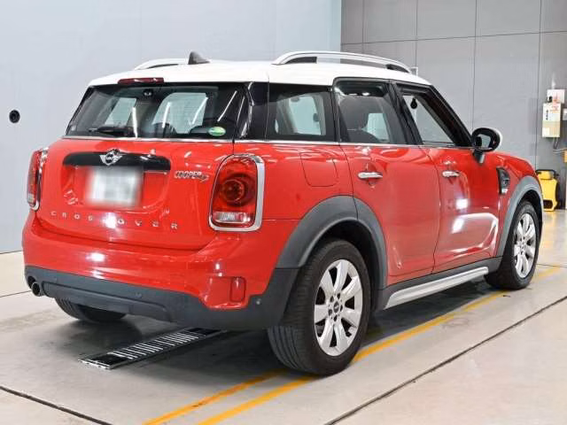 MINI CROSSOVER