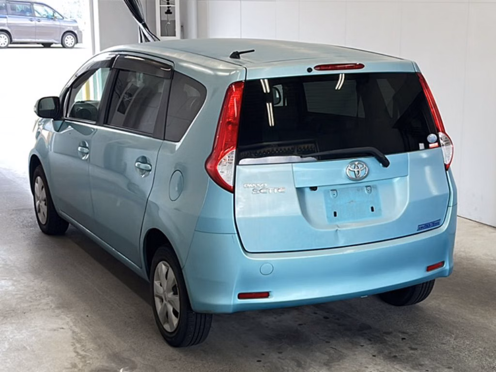 TOYOTA PASSO SETTE