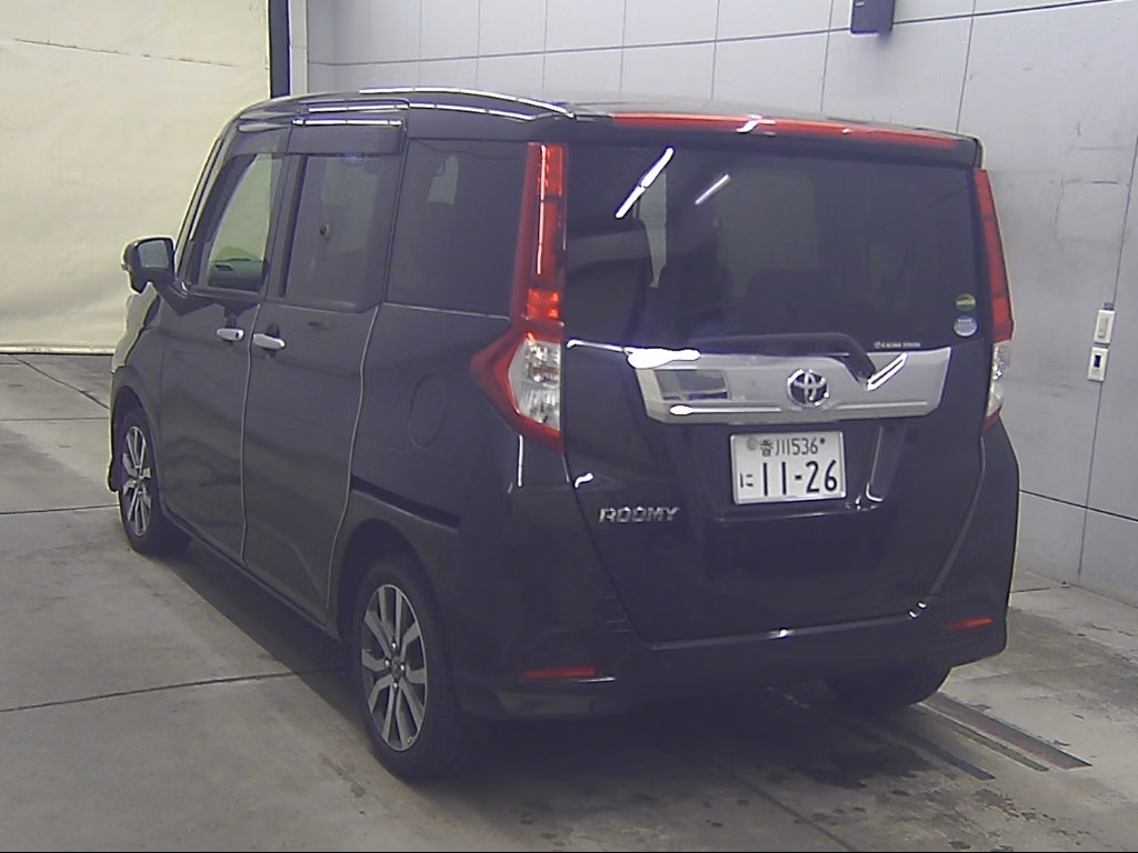 TOYOTA ROOMY