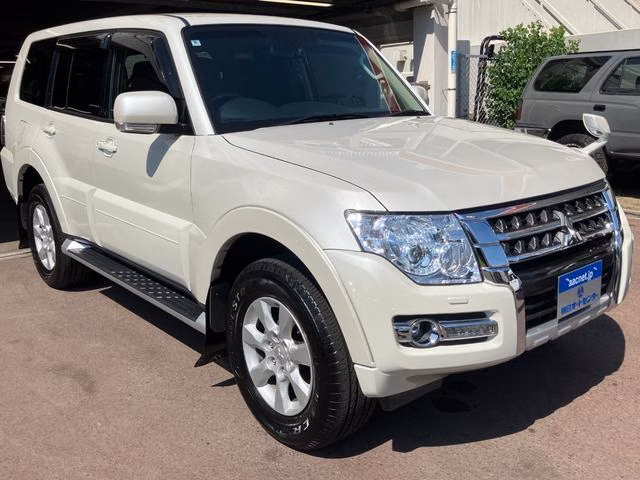 MITSUBISHI PAJERO