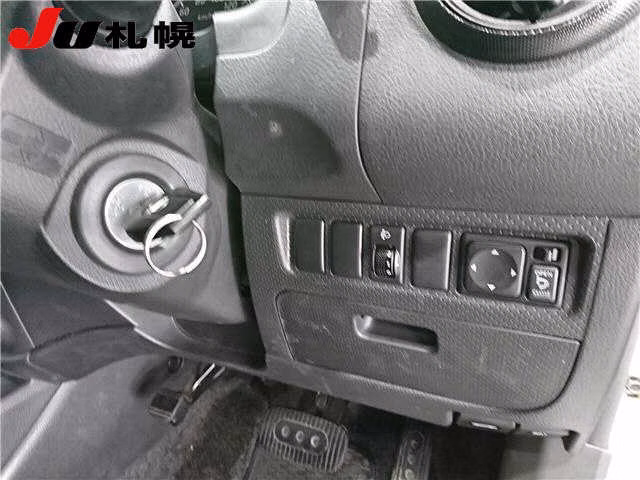 NISSAN AD