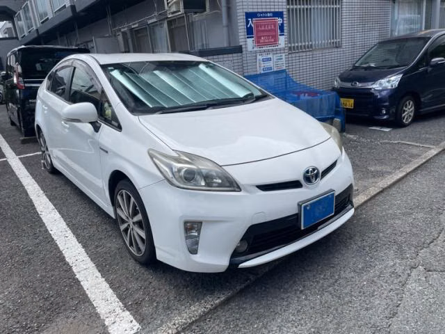 TOYOTA PRIUS