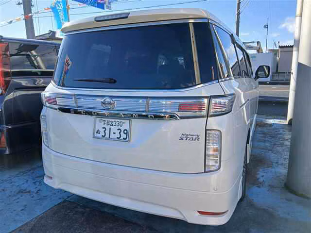 Nissan Elgrand