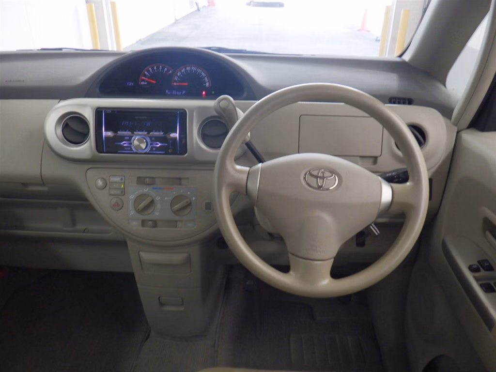 TOYOTA PORTE