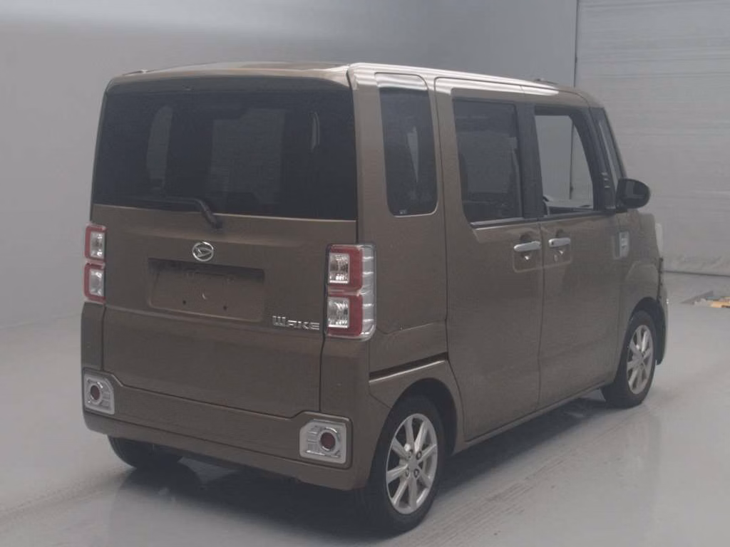DAIHATSU WAKE