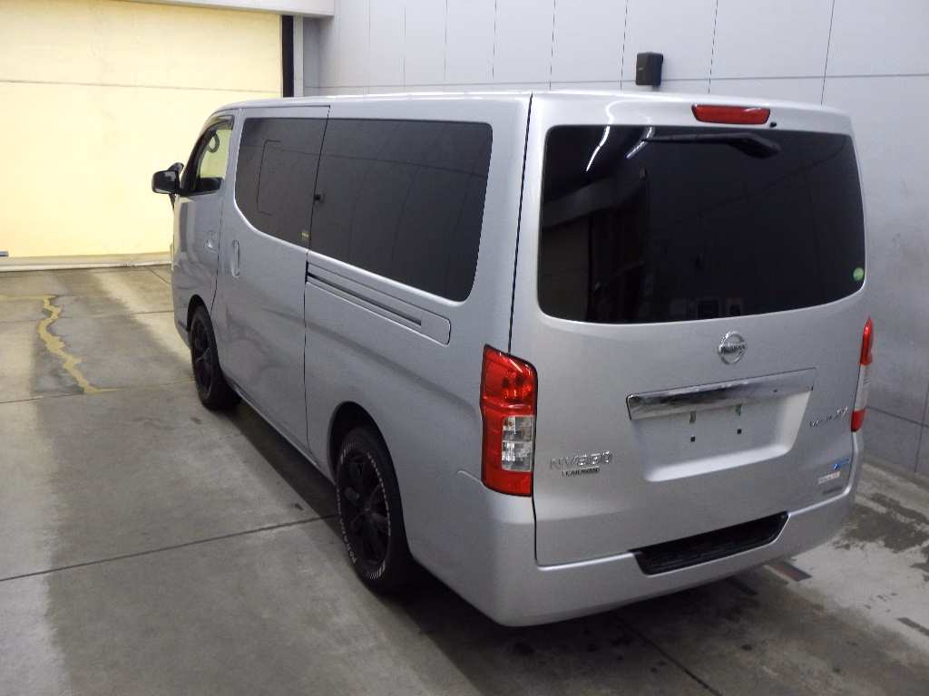 NISSAN NV350 CARAVAN