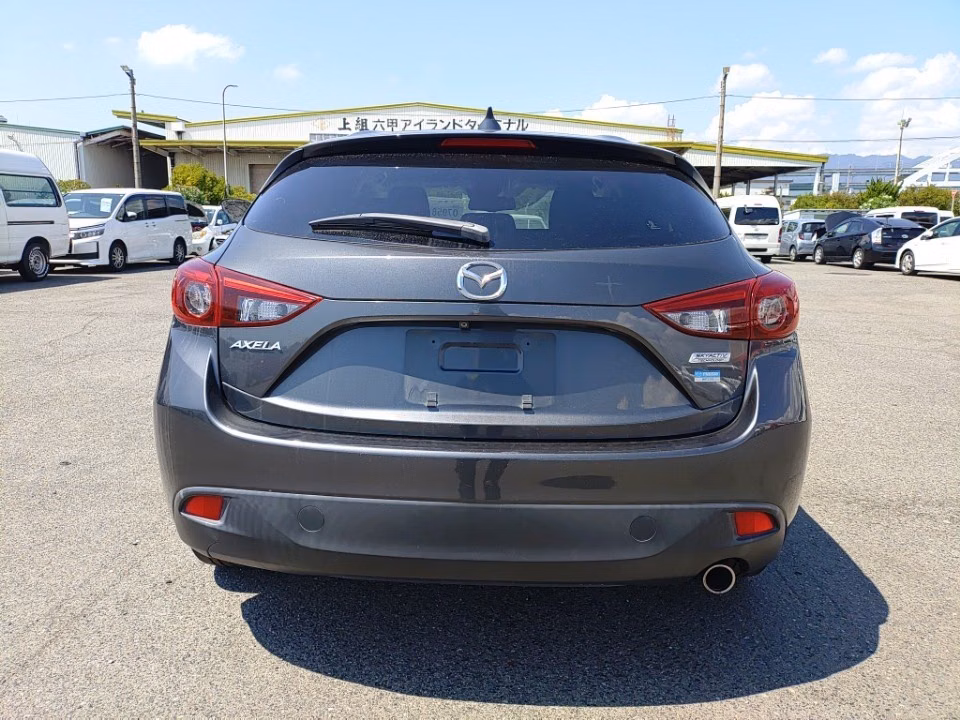 MAZDA AXELA