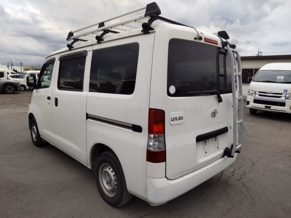 TOYOTA LITE ACE