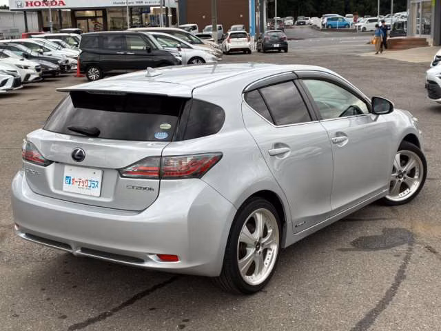 LEXUS CT200H