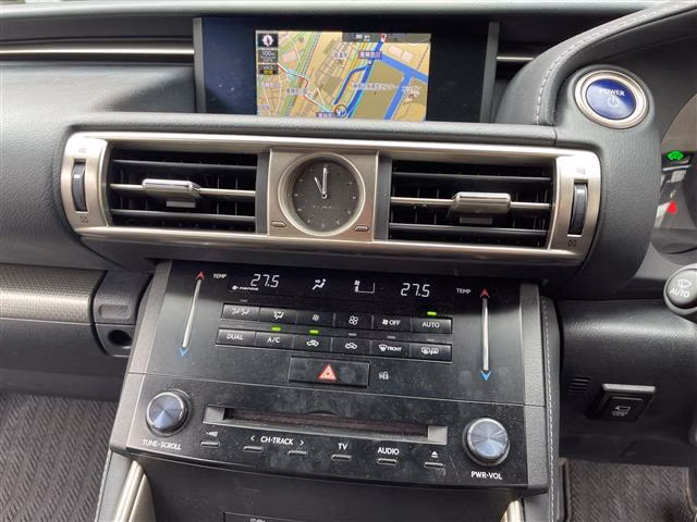 Lexus IS300h
