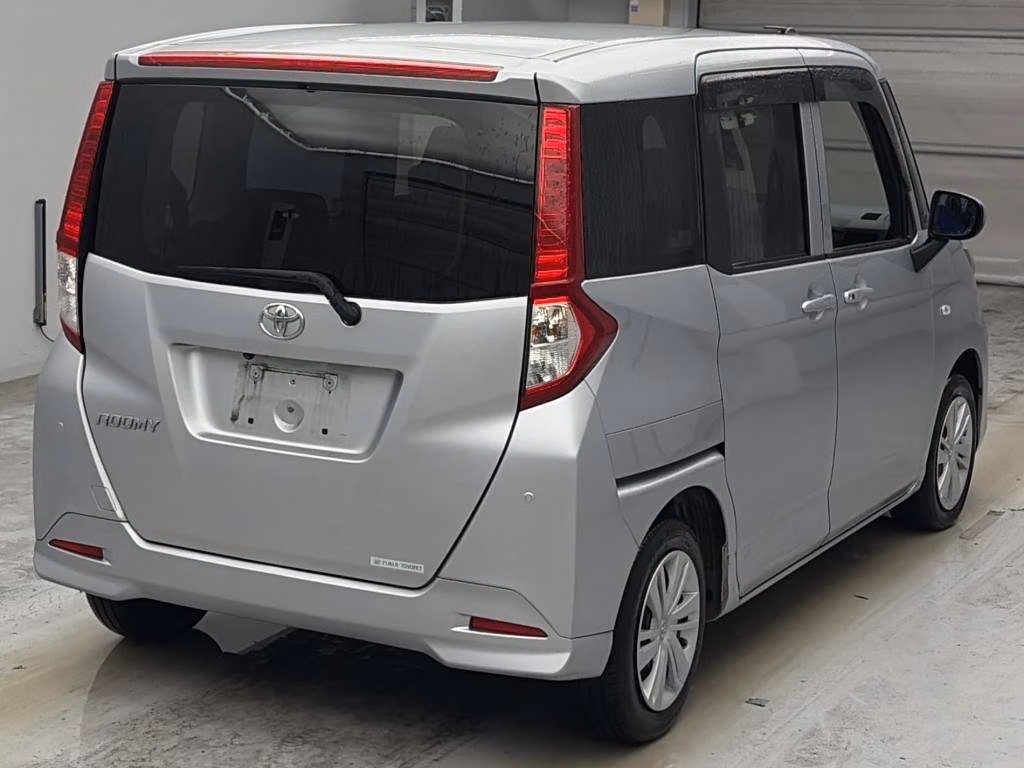 TOYOTA ROOMY