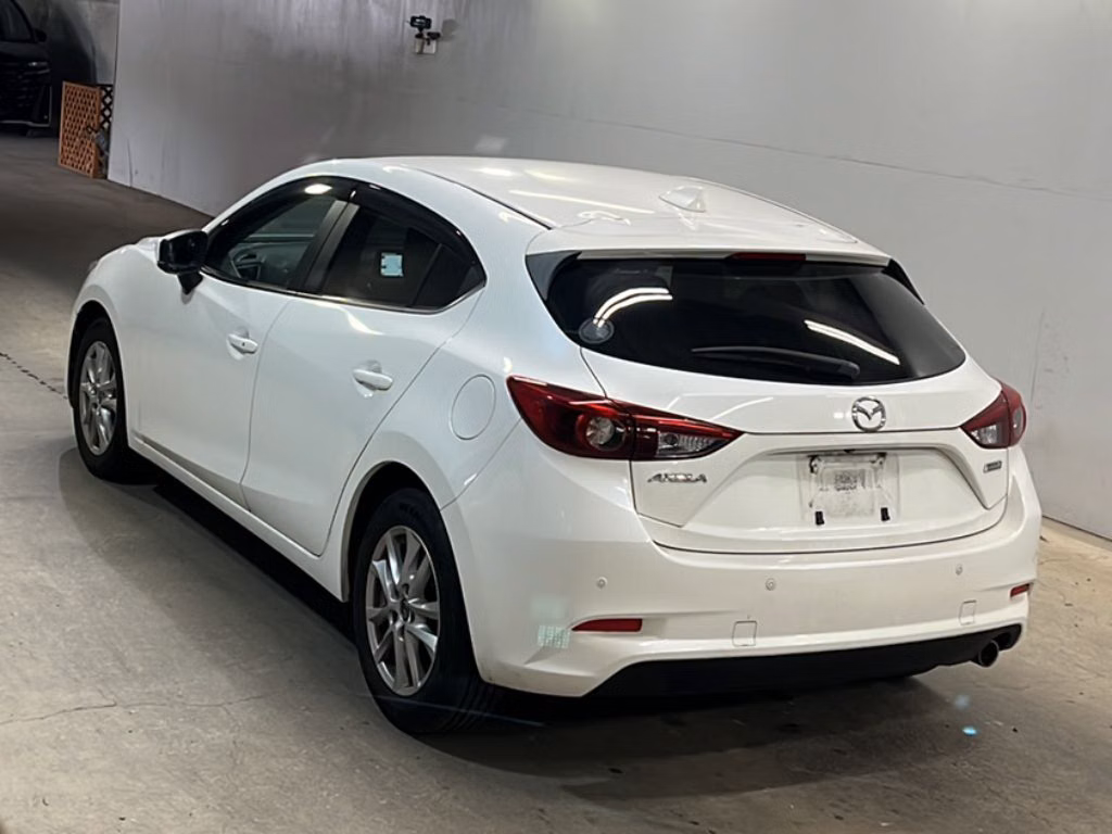 MAZDA AXELA