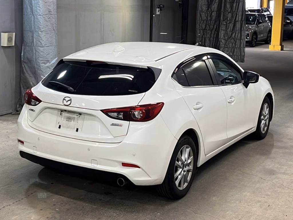 MAZDA AXELA