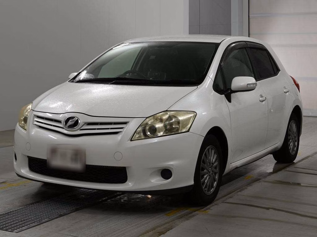 TOYOTA AURIS
