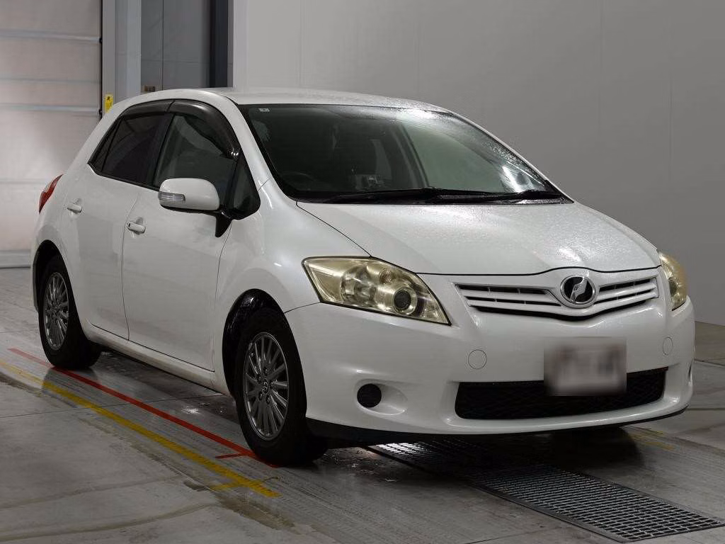 TOYOTA AURIS