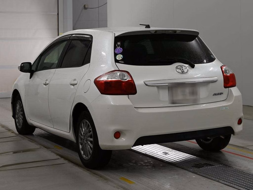 TOYOTA AURIS
