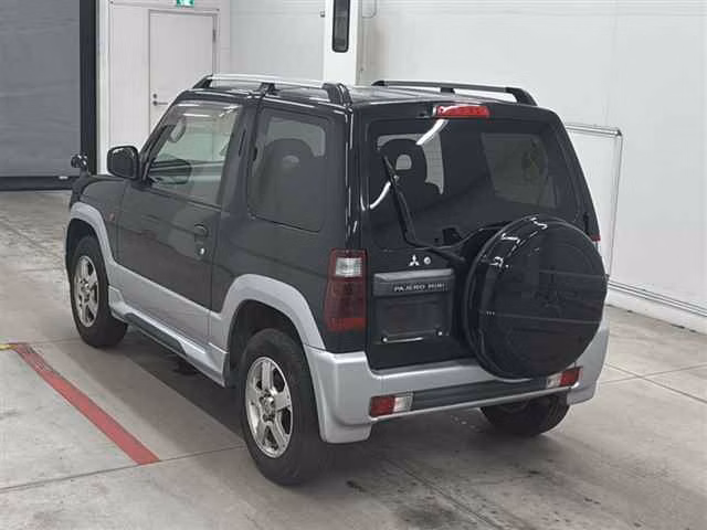 MITSUBISHI PAJERO MINI