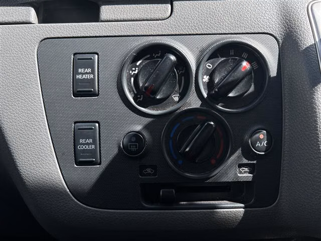 NISSAN NV350 CARAVAN
