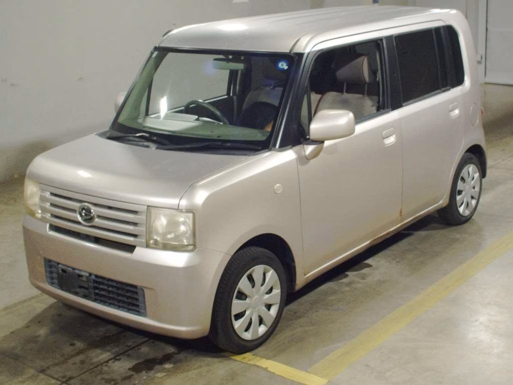 DAIHATSU MOVE CONTE
