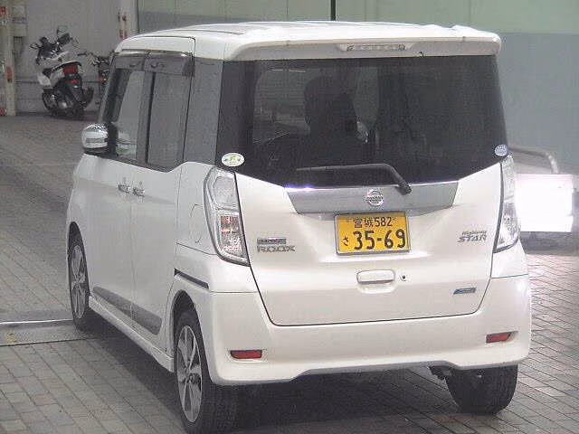 NISSAN DAYZ ROOX