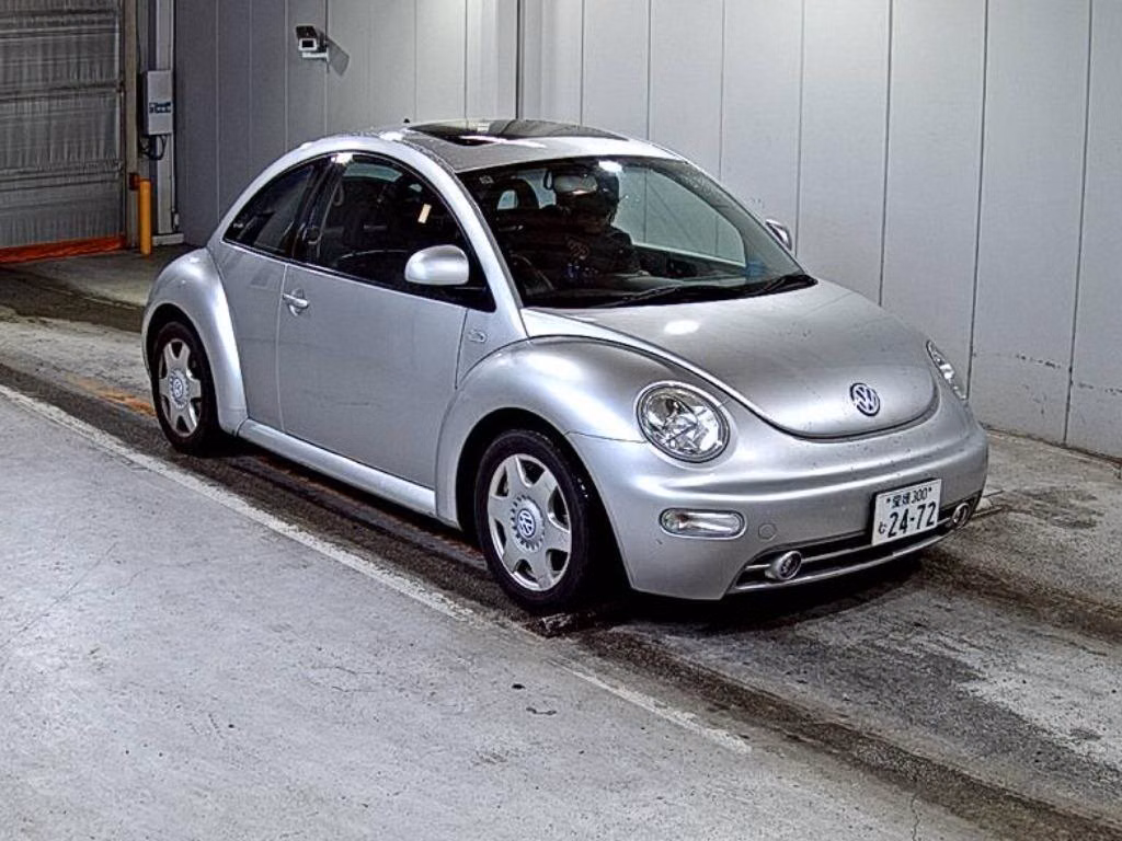 VOLKSWAGEN BEETLE