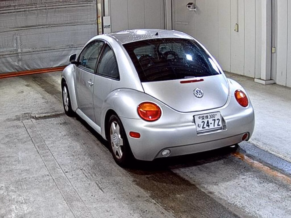 VOLKSWAGEN BEETLE