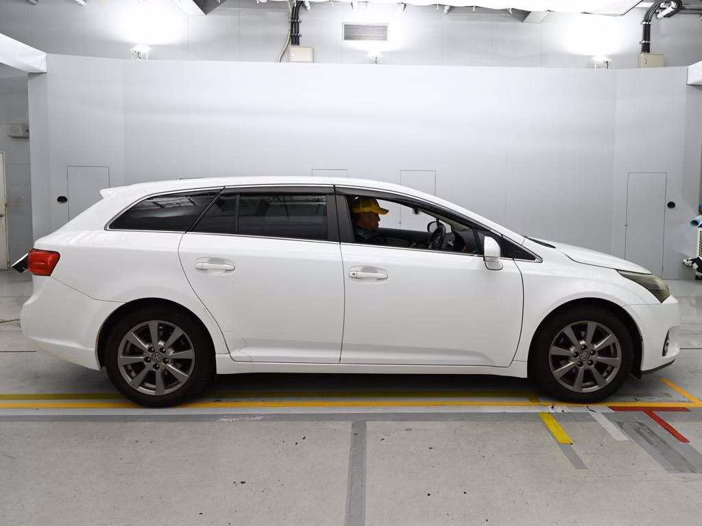 TOYOTA AVENSIS