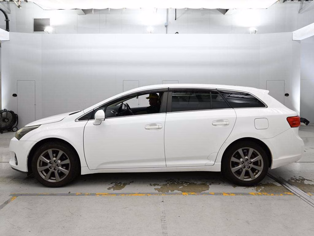 TOYOTA AVENSIS
