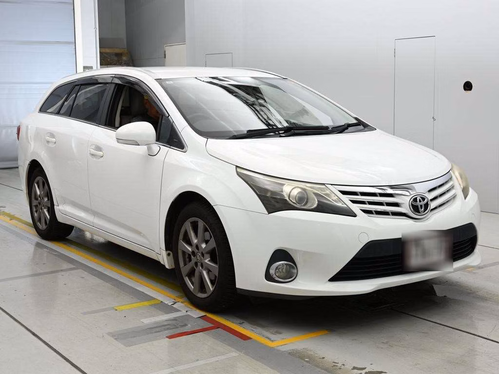 TOYOTA AVENSIS
