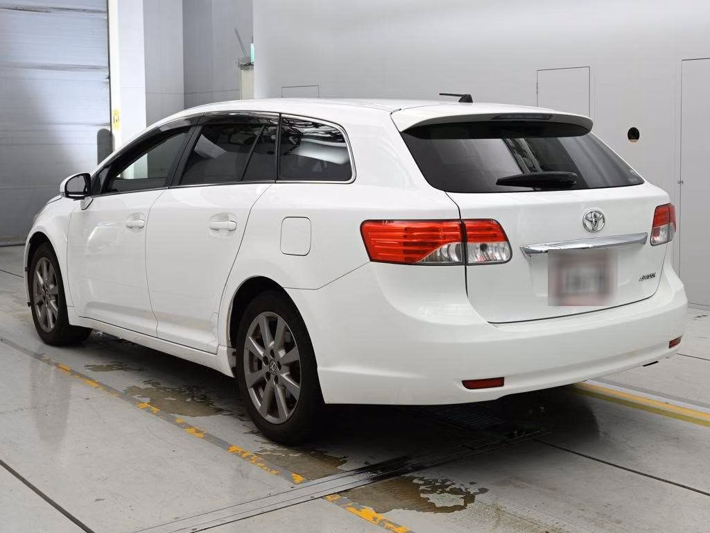 TOYOTA AVENSIS
