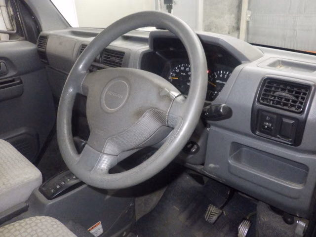 NISSAN CLIPPER