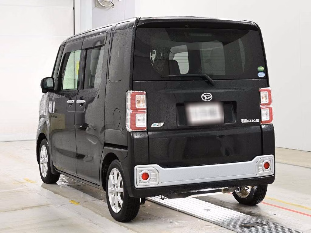 DAIHATSU WAKE