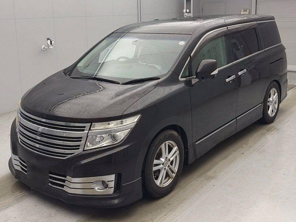 NISSAN ELGRAND
