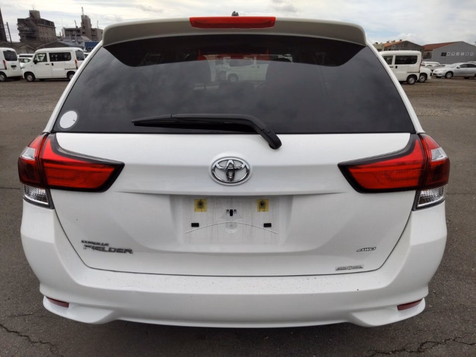 TOYOTA COROLLA FIELDER