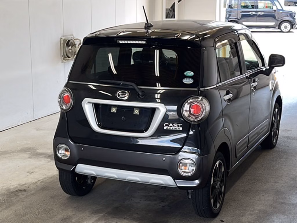 DAIHATSU CAST