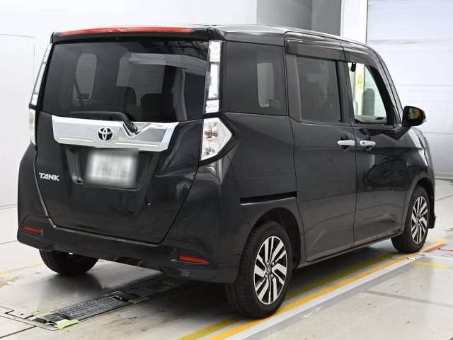 TOYOTA TANK