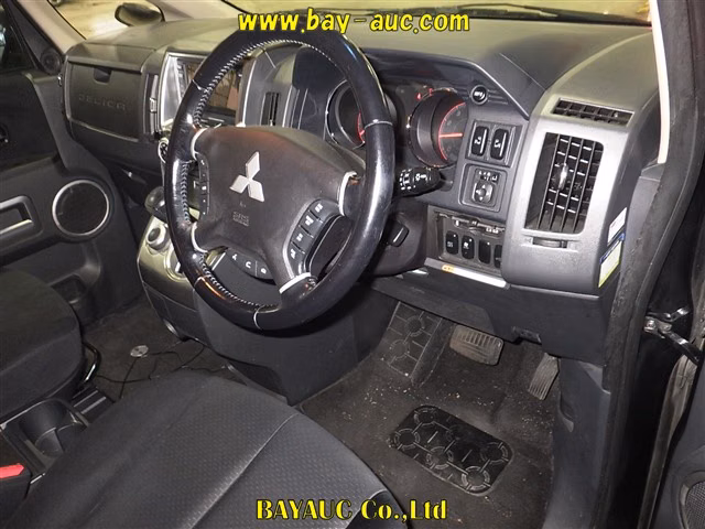 MITSUBISHI DELICA D:5