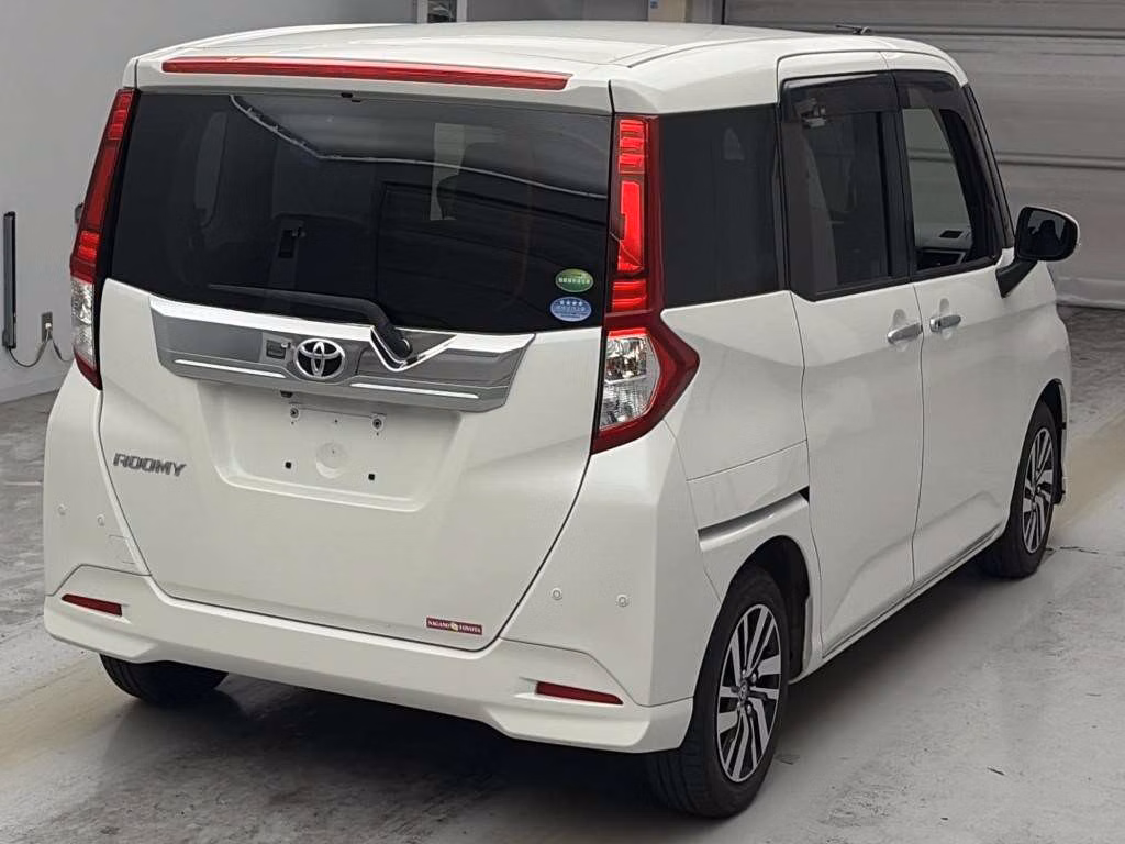 TOYOTA ROOMY